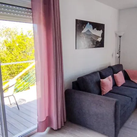 Viva Forest Apartment, Stevier